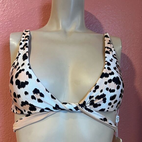 SKYLAR WRAP TOP.. - Picture 4 of 7